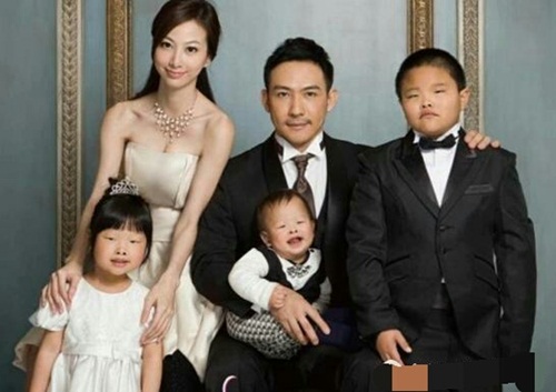 Chồng ly hôn sau khi tôi sinh con cho anh 