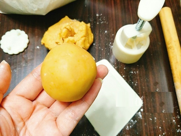 bánh trung thu nhân đậu đỏ, cách làm bánh trung thu, hướng dẫn cách làm bánh