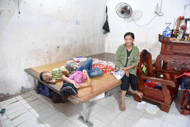 gia đình nghèo, hoàn cảnh gia đình, gia đình nghèo khó