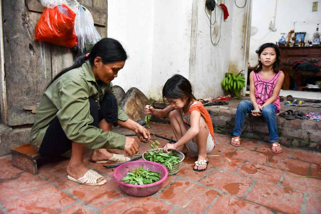 gia đình nghèo, hoàn cảnh gia đình, gia đình nghèo khó