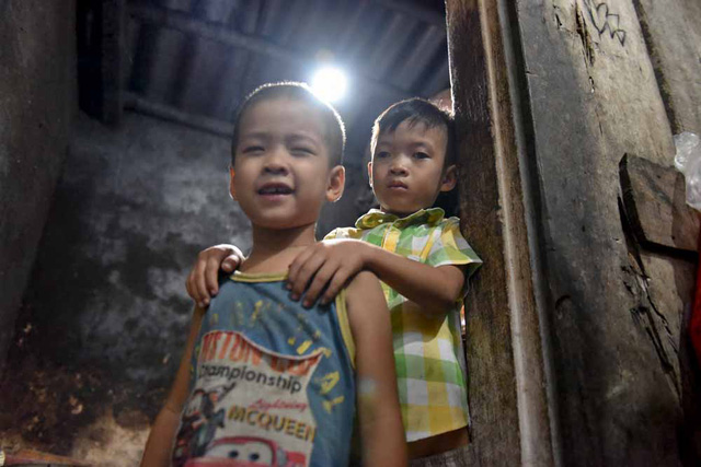 gia đình nghèo, hoàn cảnh gia đình, gia đình nghèo khó