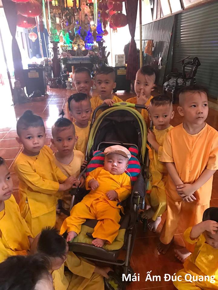 bé đức lộc,chú tiểu, đức lộc hóa chú tiểu đáng yêu