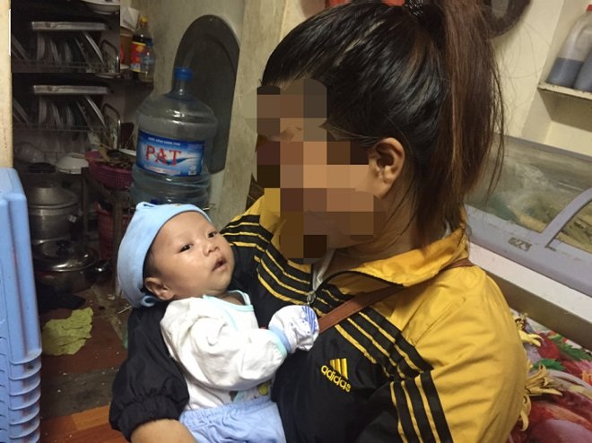 bé 15 ngày tuổi bị bỏ rơi, bé bị bỏ rơi
