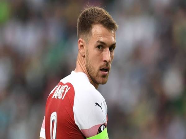 Bóng đá sáng 10/11: 2 CLB muốn mang Ramsey trở lại Premier League