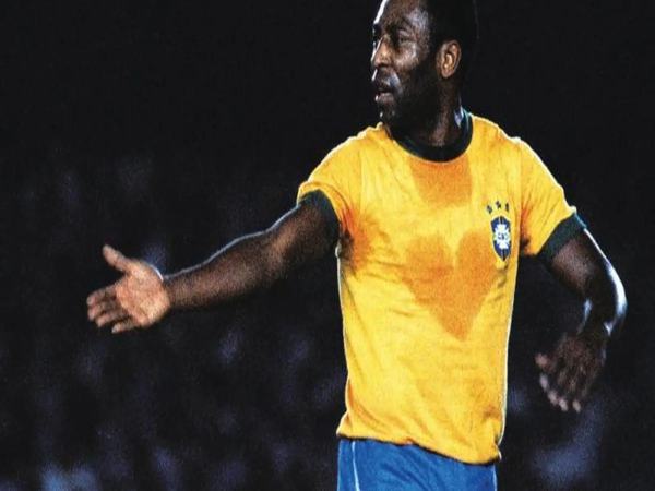 Pelé có phải là cầu thủ bóng đá xuất sắc nhất từ trước đến nay không?