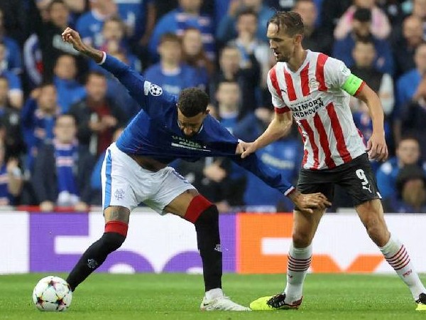 Soi kèo châu Á PSV vs Rangers, 2h ngày 25/8