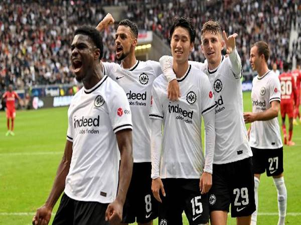 Soi kèo bóng đá giữa Stuttgart Kickers vs Frankfurt, 23h ngày 18/10