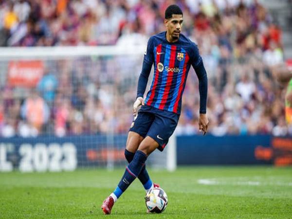Tin Barcelona 27/1: Araujo chia sẻ sau khi giúp Barca thắng Sociedad
