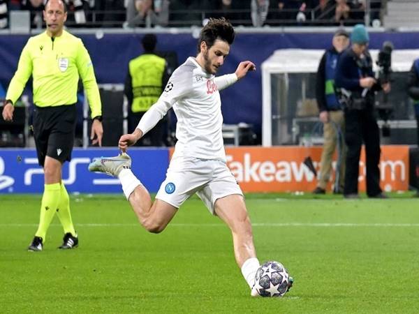 Tin bóng đá trưa 22/2: Napoli dễ dàng chiến thắng trước Frankfurt