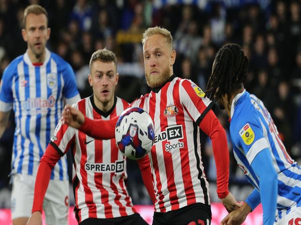 du-doan-sunderland-vs-huddersfield-19h45-ngay-19-4