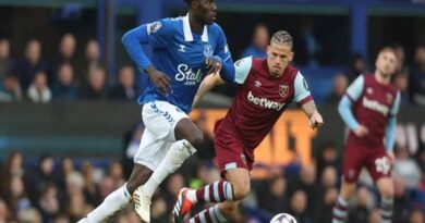 Chuyển nhượng 29/7: Everton muốn chiêu mộ Kalvin Phillips