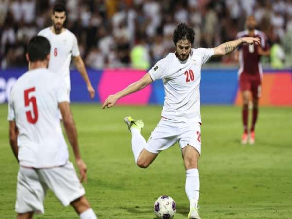 Tin bóng đá ngày 16/10: Iran bay cao ở VL World Cup