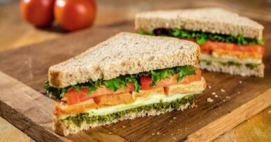 Thực hiện cách làm sandwich nhanh gọn trong 10 phút