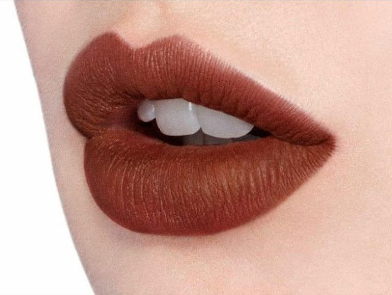 Son màu đỏ trầm - sắc son quyến rũ cho da ngăm