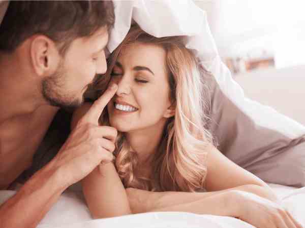 Những yếu tố ảnh hưởng đến tần suất quan hệ tình dục