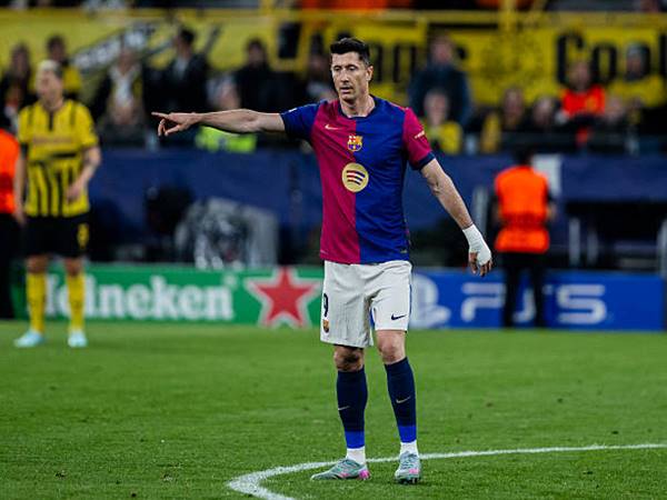 Tin Barca: Lewandowski lên tiếng sau thất bại ở tứ kết C1